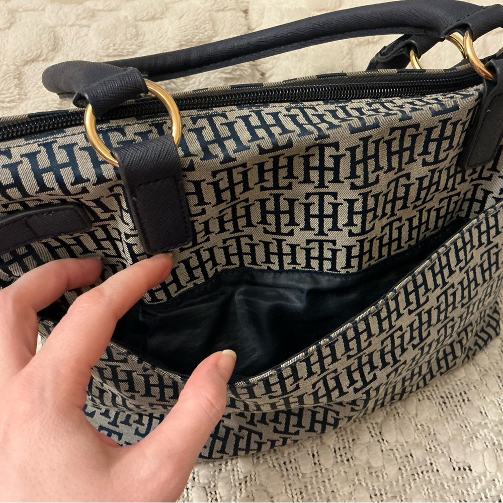 Tommy Hilfiger Navy and Gold Monogram Tote - Picture 7 of 9